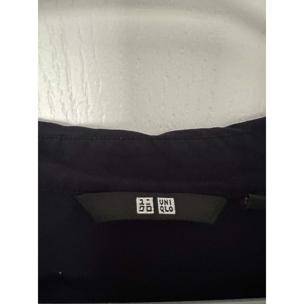 UNIQLO Long Sleeve Blouse Navy Easy Care Button Down Size S Capsule Wardrobe - Picture 3 of 4